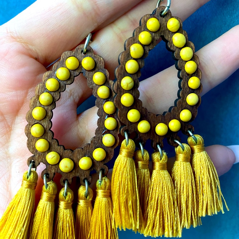 4/20$💚Mustard Tassels 💙